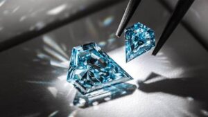 Complex to make and replicate, Fred's new Audacious Blue lab-grown diamond is LVMH's foray into mixing synthetic stones with natural in high jewelry, perhaps setting a trend. Image credit: ©ARR, Fred