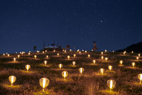 In Megève, two guests' love of stargazing was overheard by hotel employees, resulting in a quick mobilization to fulfill their dream of sleeping under the stars in the Alps, followed by a morning with fresh coffee and pastries. Image credit: Four Seasons