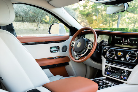 Rolls-Royce Ghost's fascia and control panel. Image: Rolls-Royce Motor Cars
